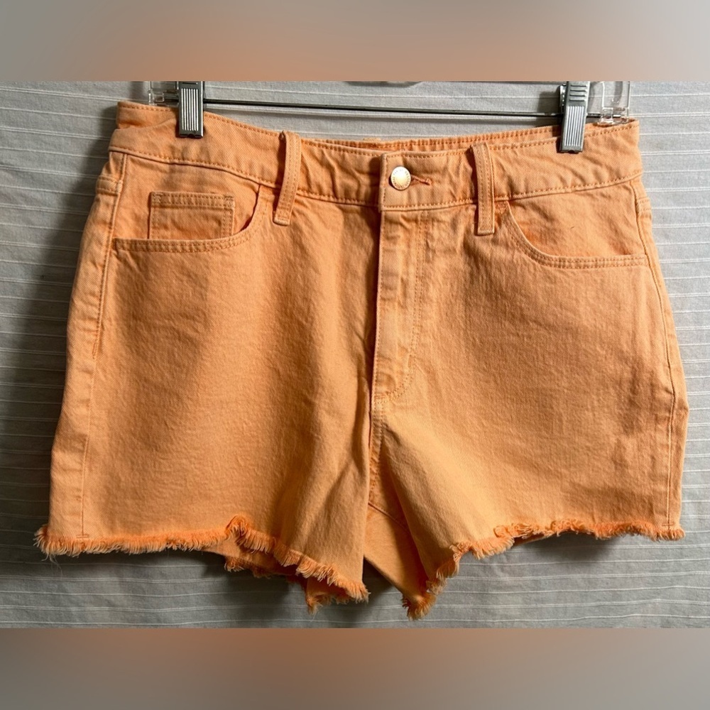 💝 Universal Thread Women's Peach Garment Dyed Vintage Midi Jean Shorts Size 6